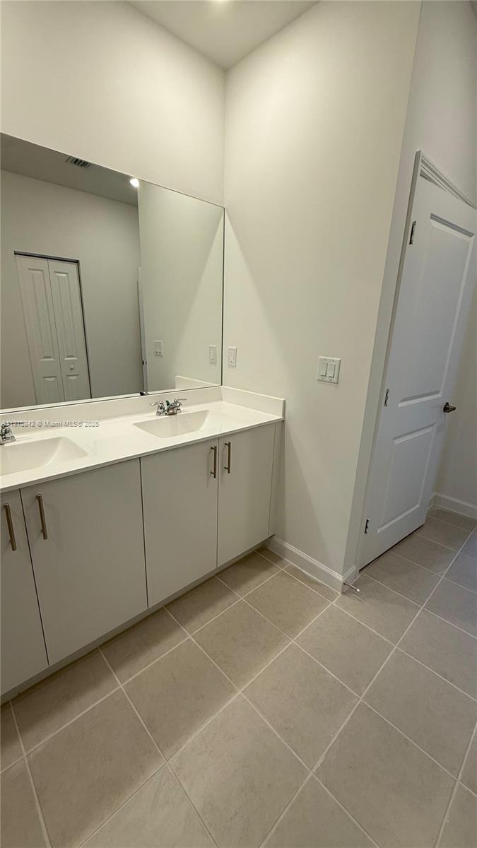 ALTAMIRA - Residential Lease