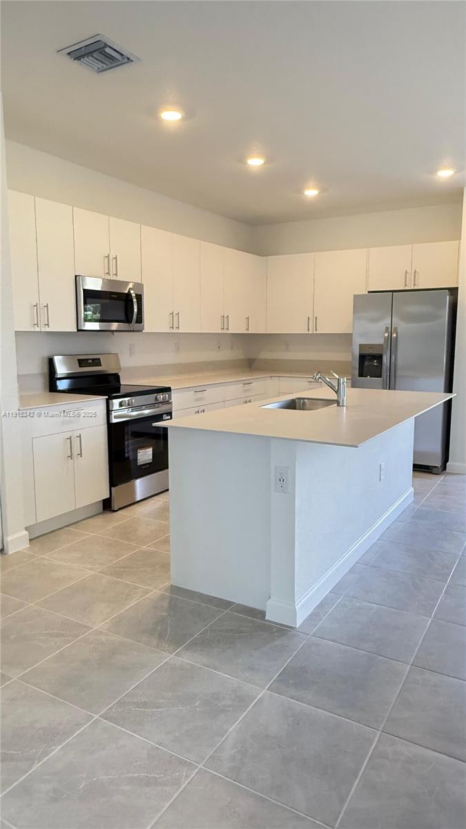 ALTAMIRA - Residential Lease