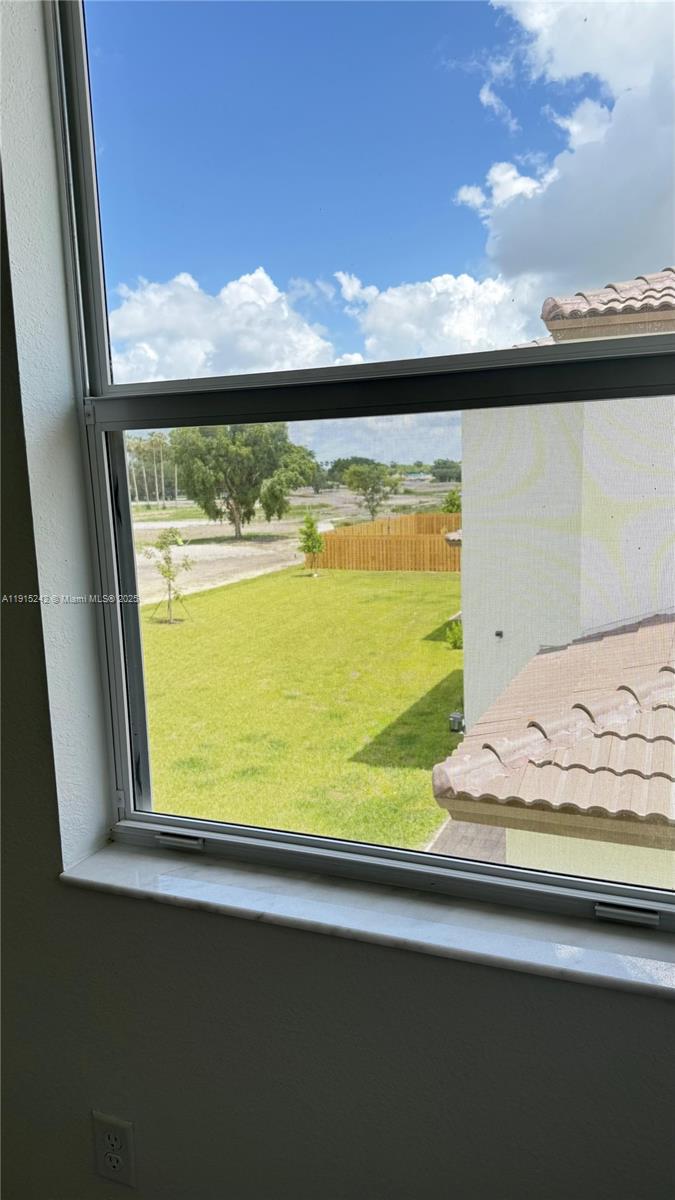 ALTAMIRA - Residential Lease