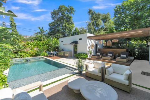 445 NE 76th St Miami FL 33138