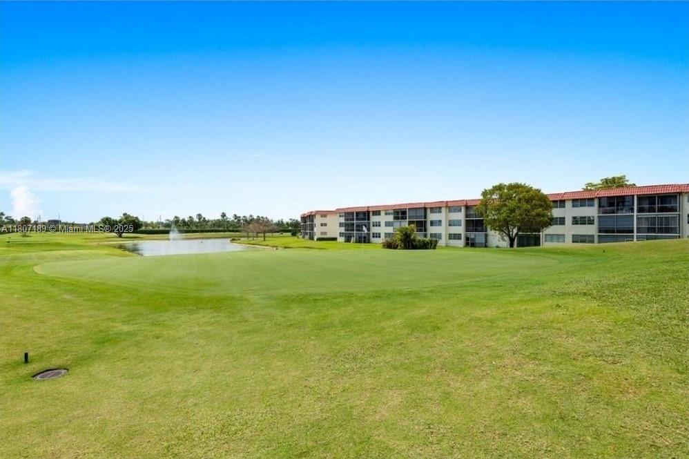9220 S Hollybrook Lake Dr 208, Pembroke Pines, Miami-Dade County, Florida - 2 Bedrooms  
2 Bathrooms - 