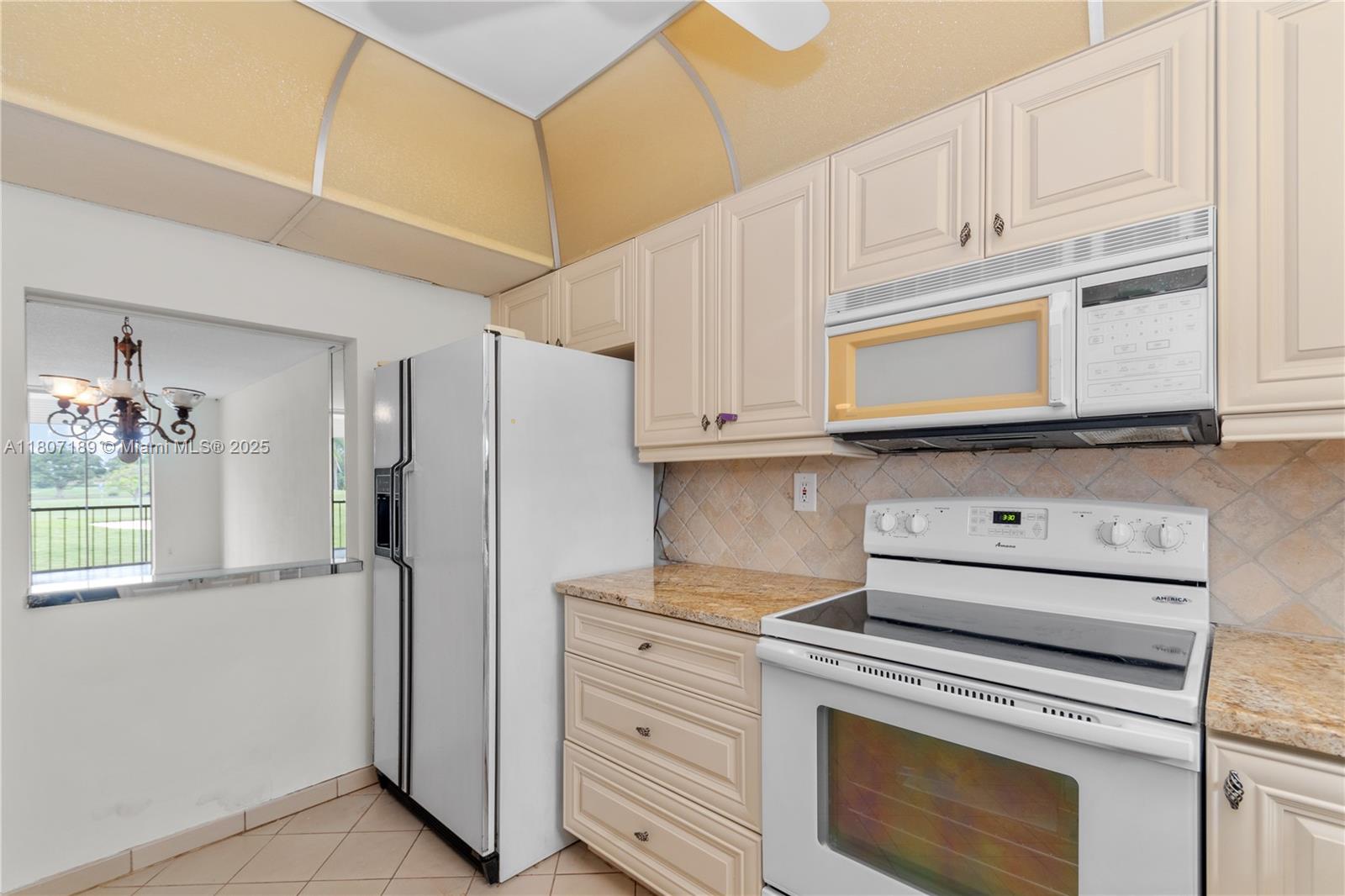 HOLLYBROOK GOLF AND - Residential