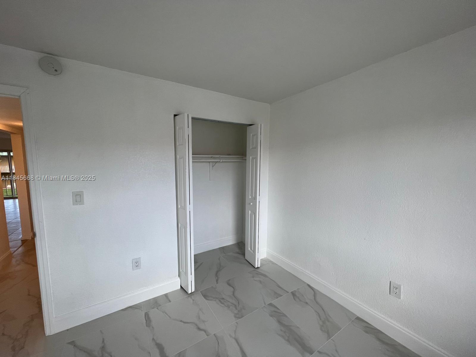 NEW WORLD CONDO APTS IV - Residential