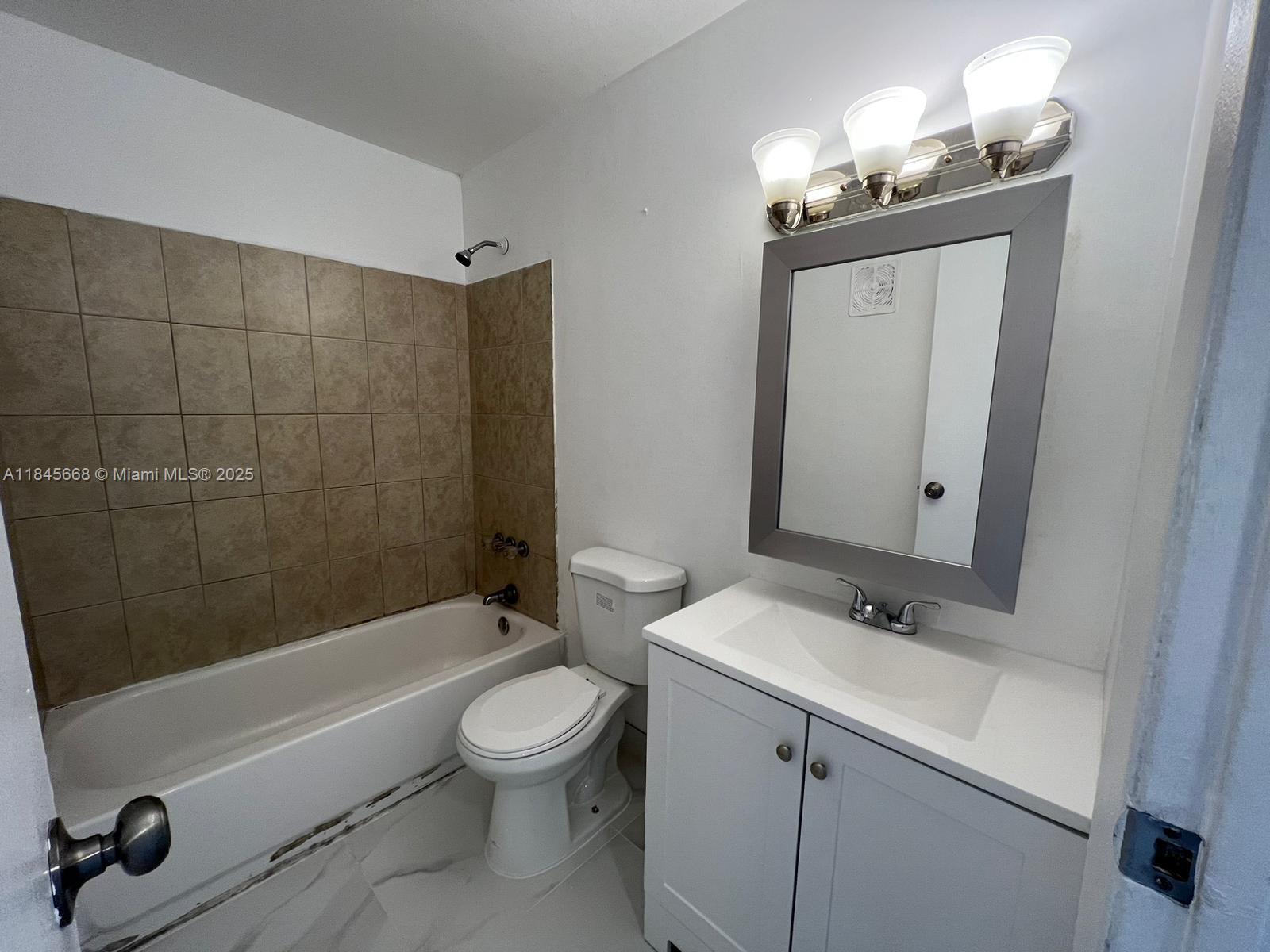 NEW WORLD CONDO APTS IV - Residential