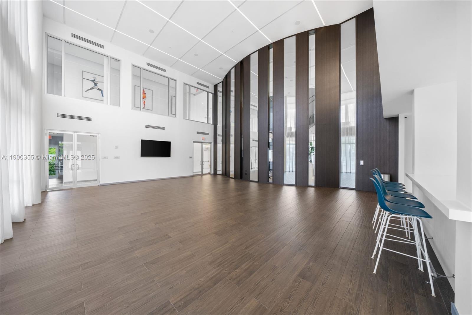 LANDMARK AT DORAL - Residential Lease