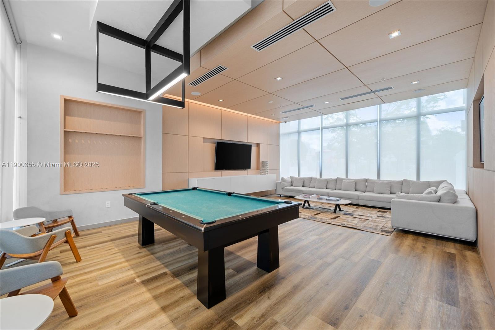 LANDMARK AT DORAL - Residential Lease