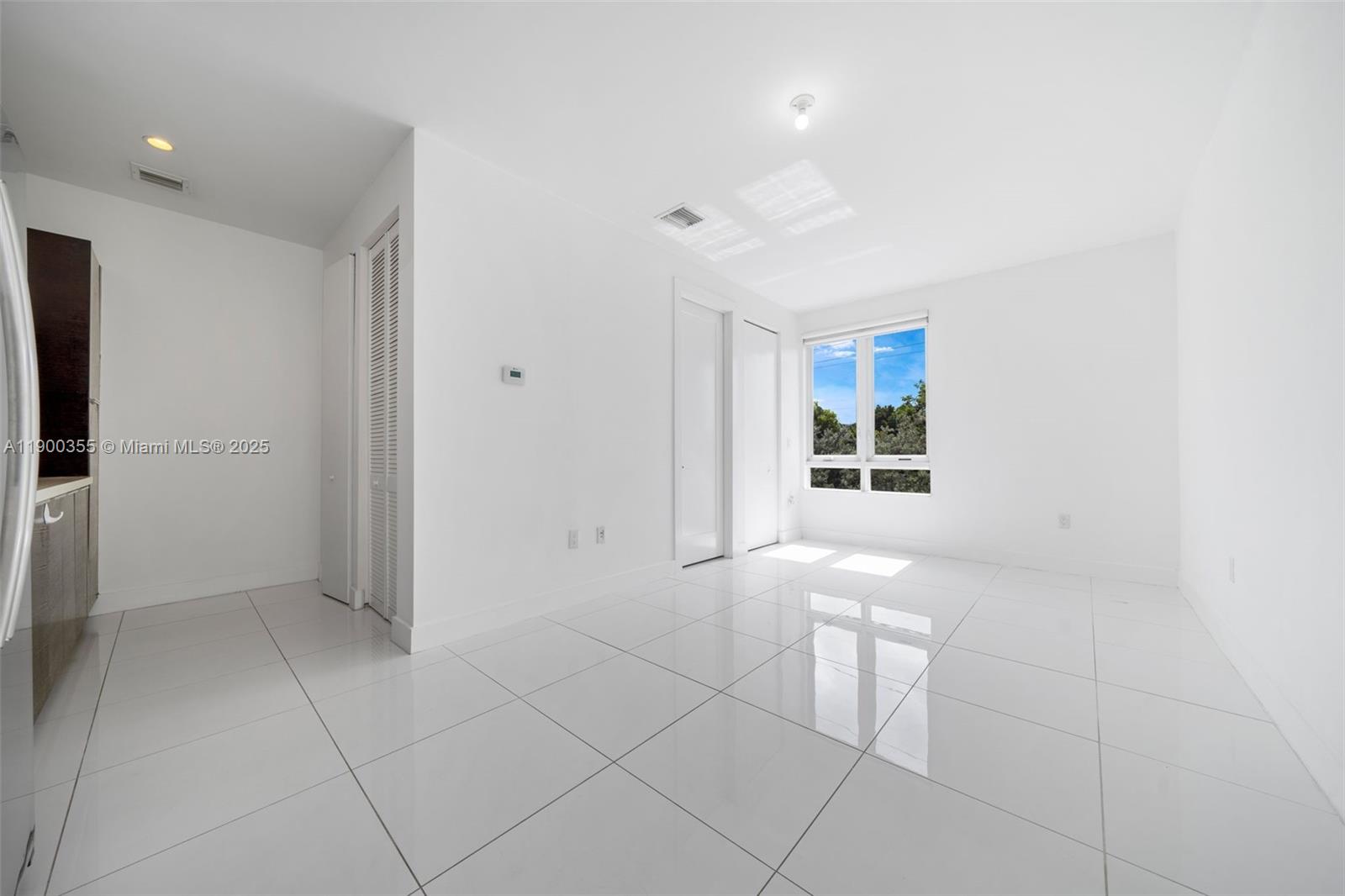 LANDMARK AT DORAL - Residential Lease