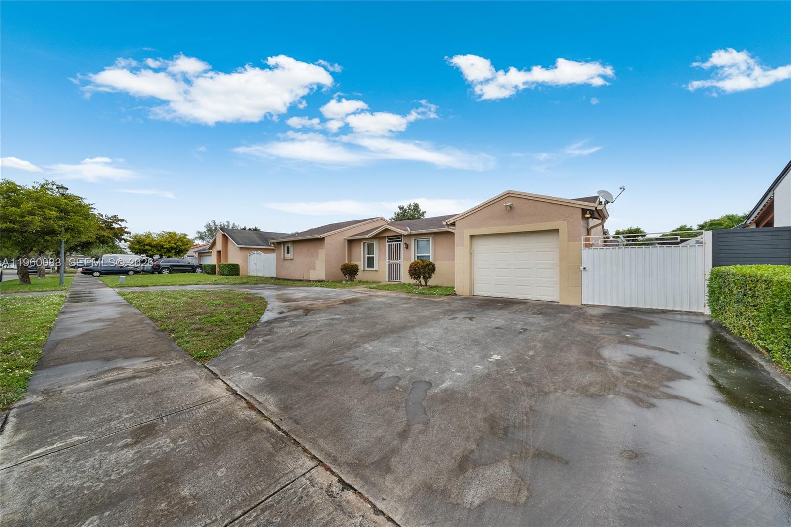 COUNTRY LAKE MANORS SEC 2 - Residential