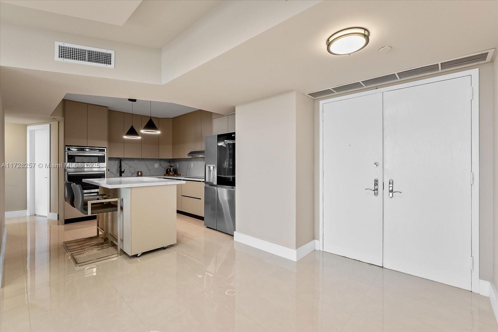 20281 E Country Club Dr 304