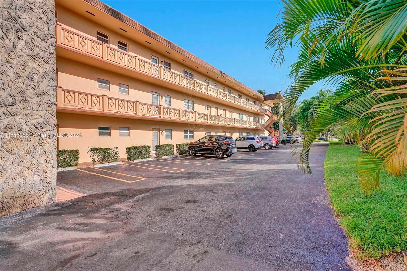 FICUS GARDENS CONDO - Residential