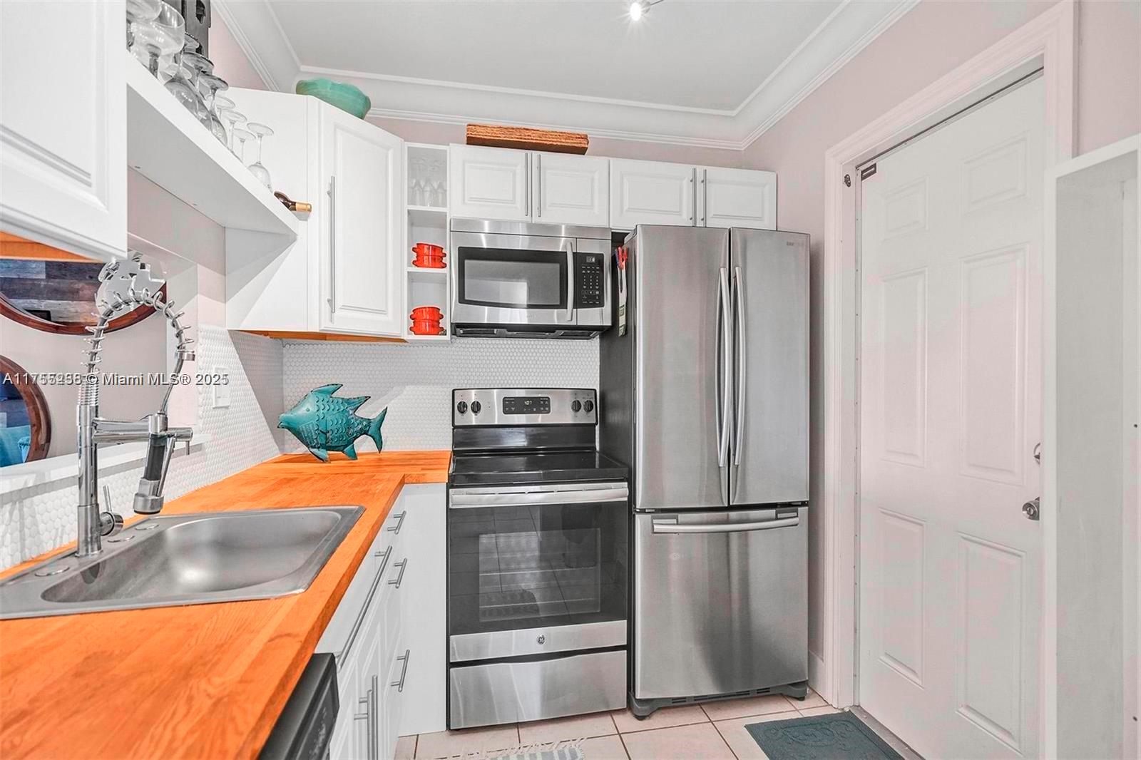 FICUS GARDENS CONDO - Residential