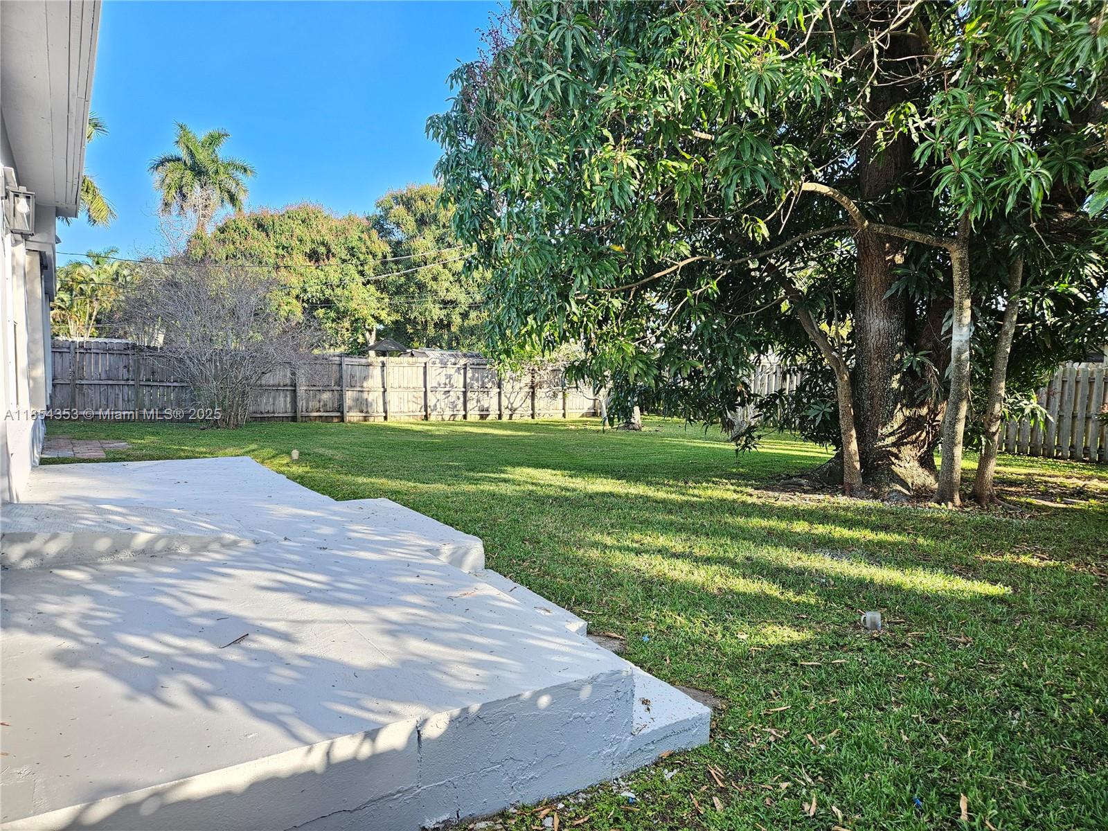 770 NW 38th St