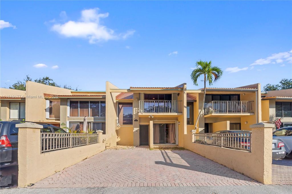 Photo of 760 E Coco Plum Cir, Plantation, FL 33324 (MLS # A11810177)