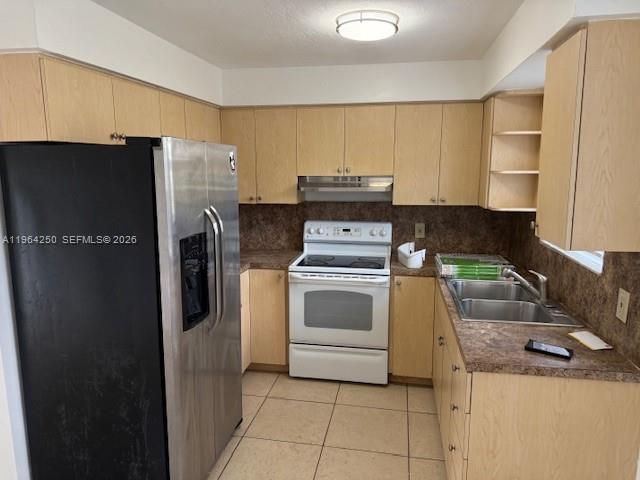 VENETIAN GARDENS ACRESPB - Residential Income