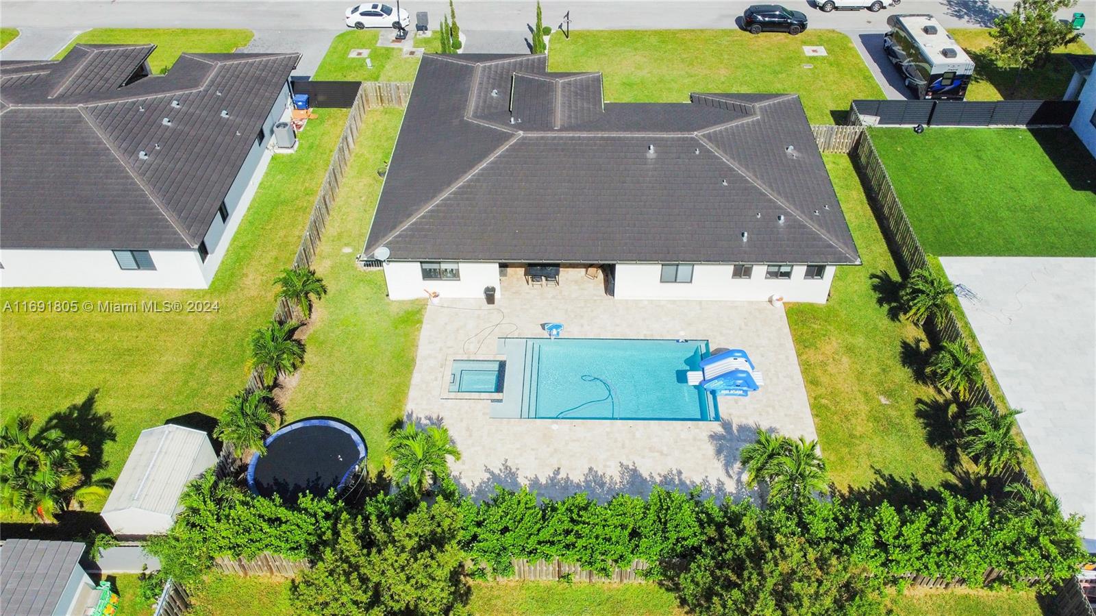 SOUTHERN COVE - Residential