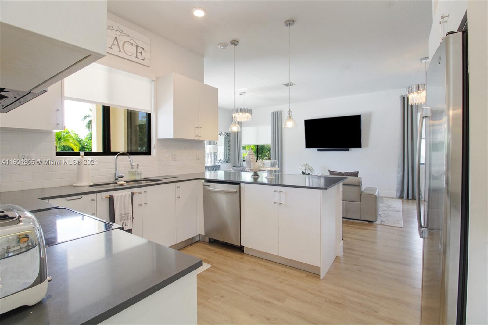 SOUTHERN COVE - Residential