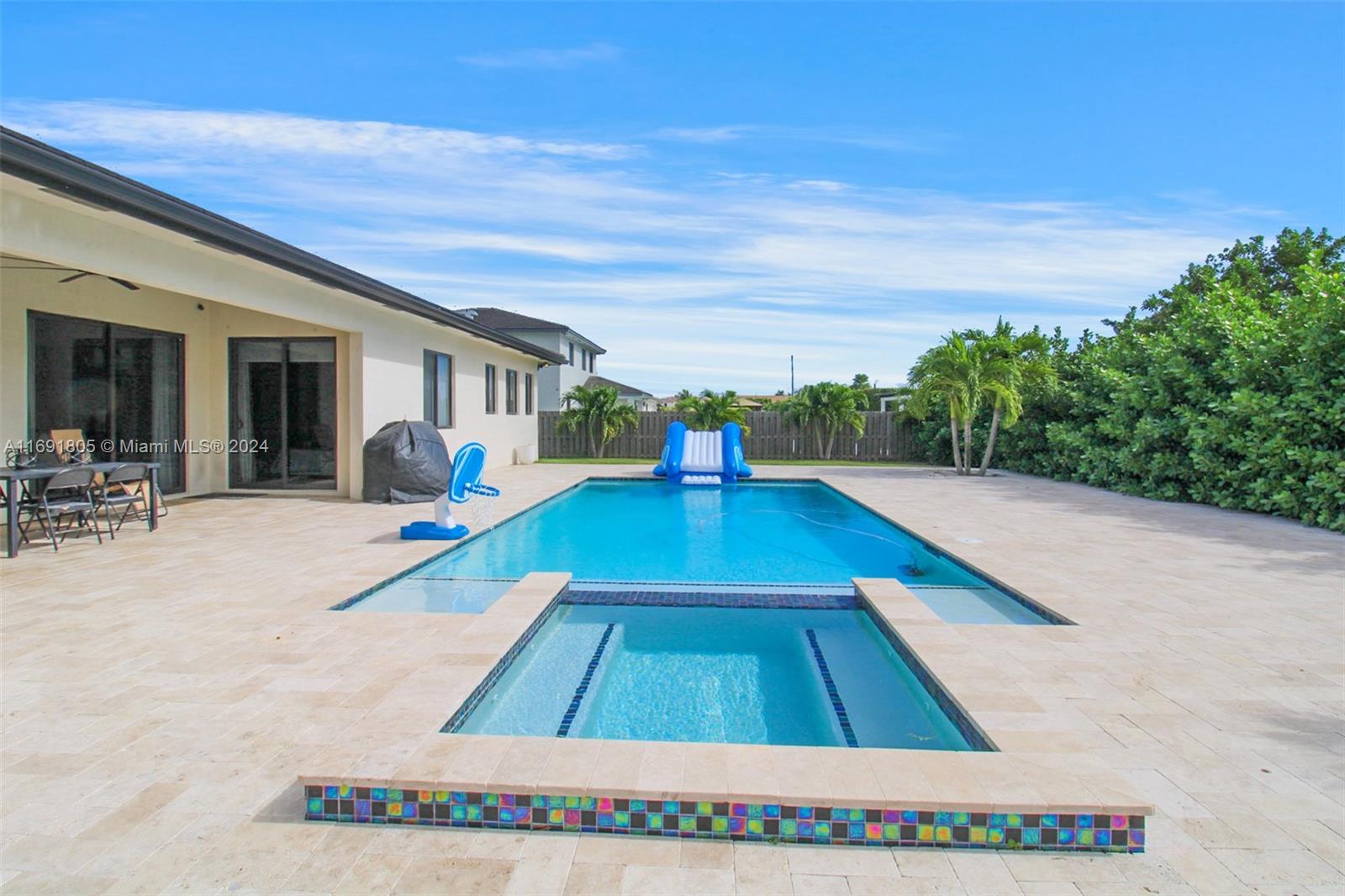 SOUTHERN COVE - Residential