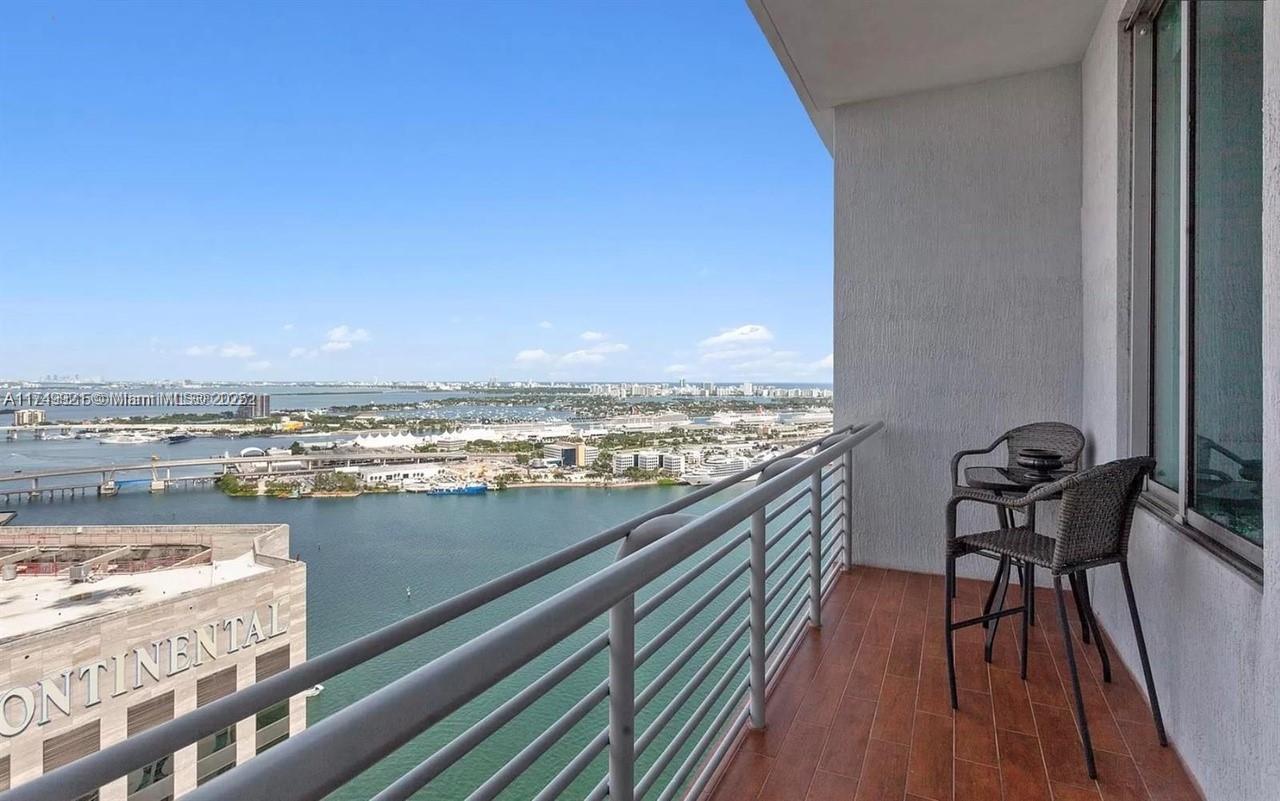 Property for Sale at 335 S Biscayne Blvd Uph02, Miami, Broward County, Florida - Bedrooms: 1 
Bathrooms: 1  - $530,000