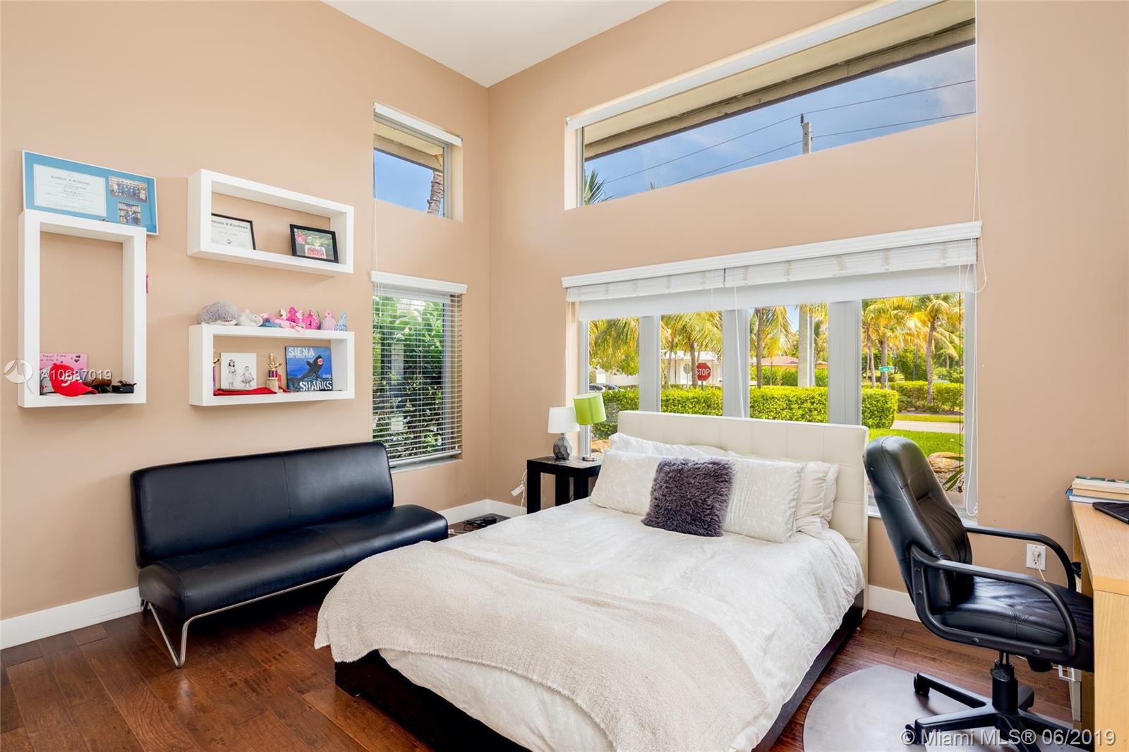 NORMANDY GOLF COURSE - Residential