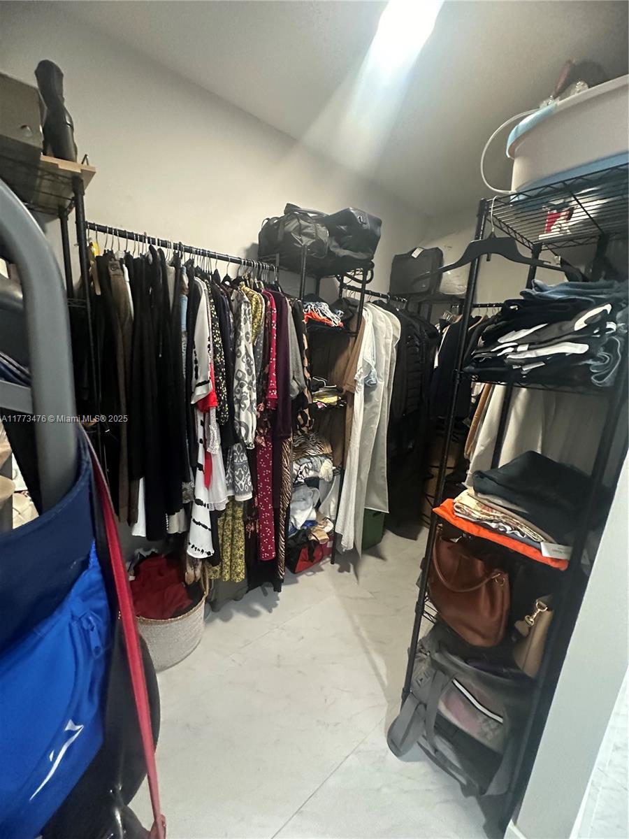 THE VINTAGE CONDO - Residential