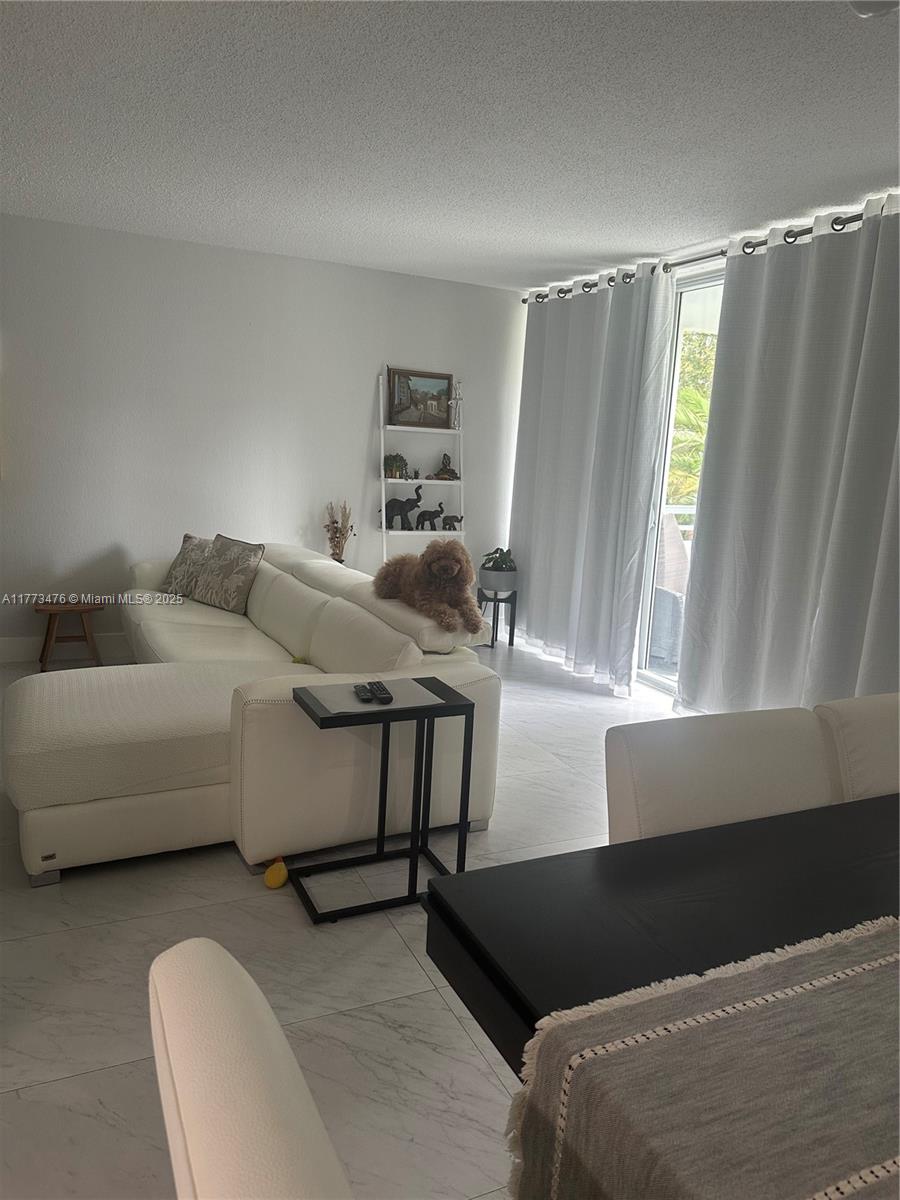 THE VINTAGE CONDO - Residential