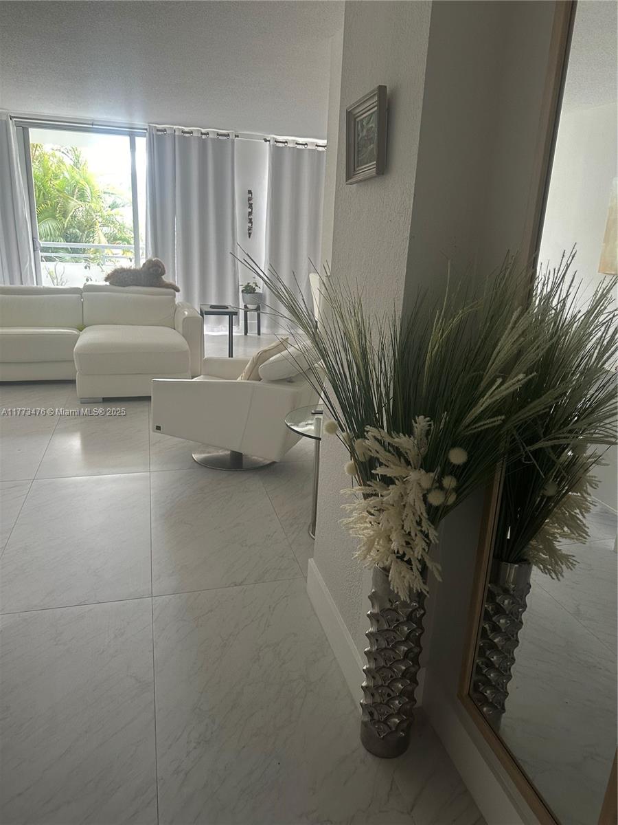 THE VINTAGE CONDO - Residential