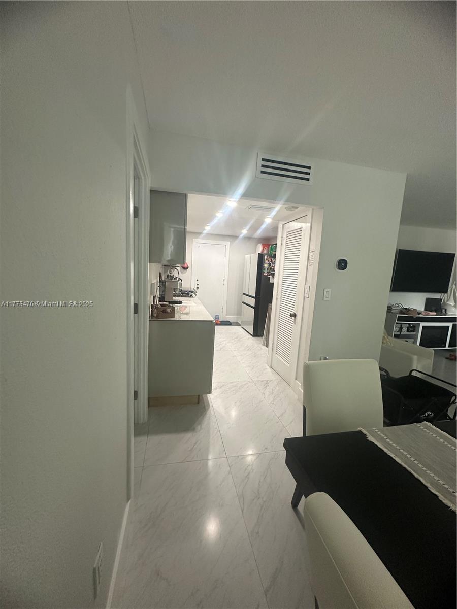 THE VINTAGE CONDO - Residential