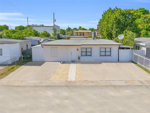 841 E 15th Pl Hialeah FL 33010