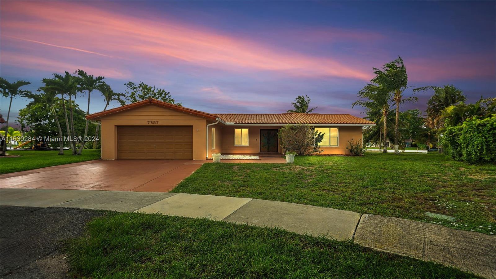 7357 Sabal Dr, Miami Lakes, Miami-Dade County, Florida - 5 Bedrooms  
4 Bathrooms - 