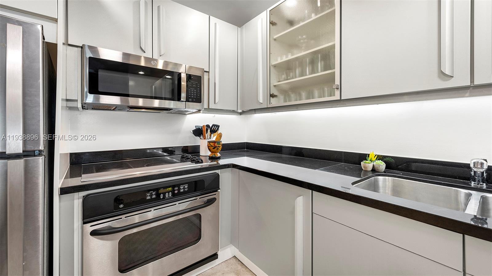 RONEY PALACE CONDO - Residential