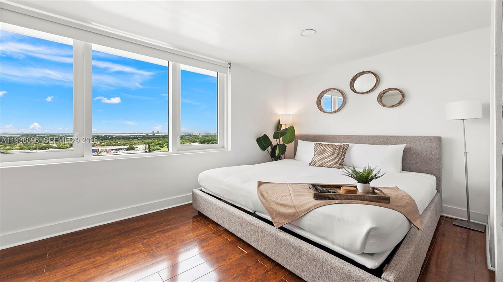 2301 Collins Ave 1632