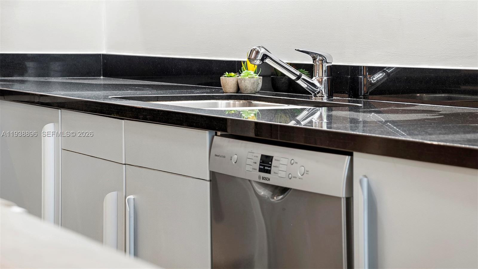 RONEY PALACE CONDO - Residential