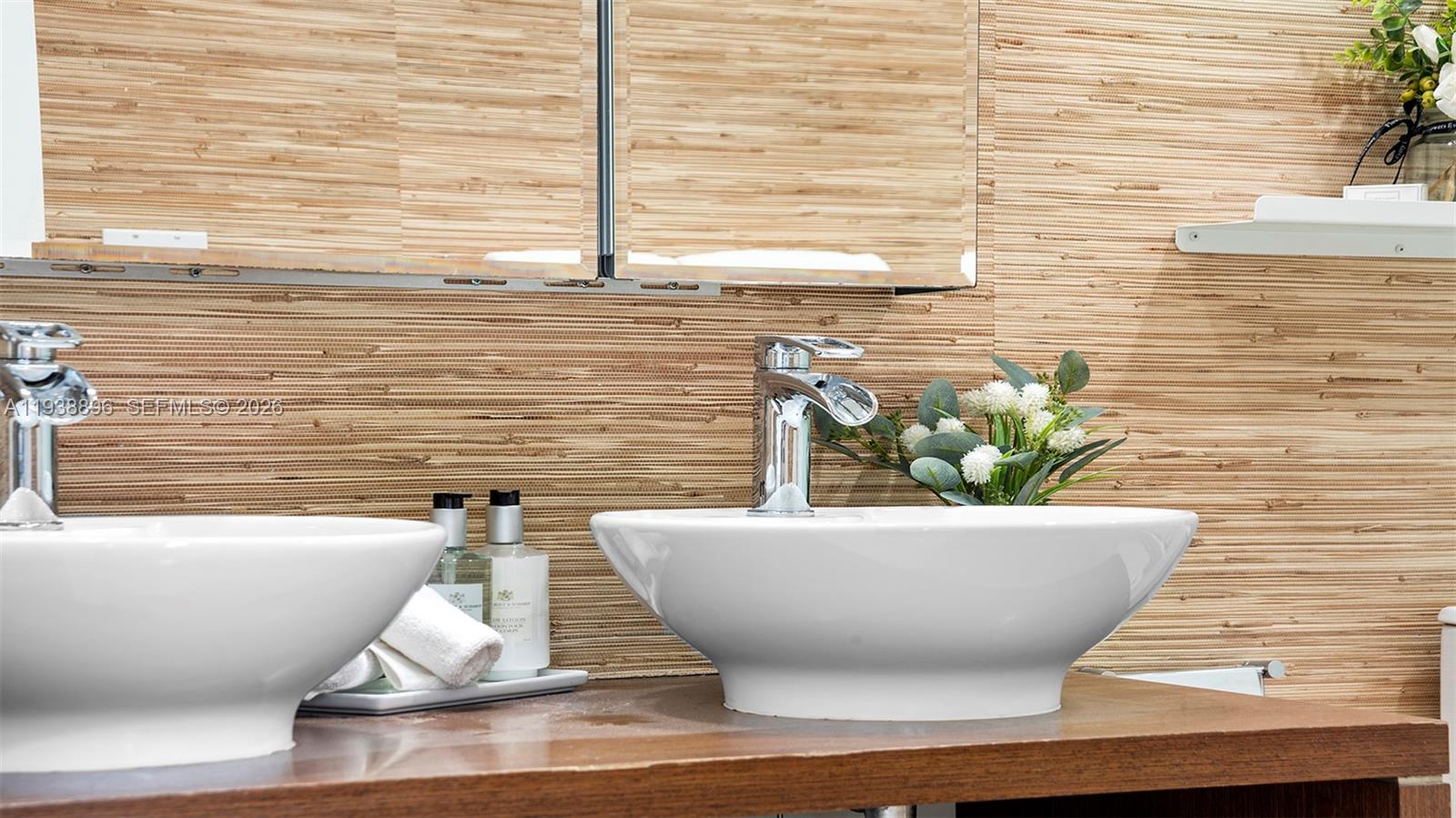 RONEY PALACE CONDO - Residential