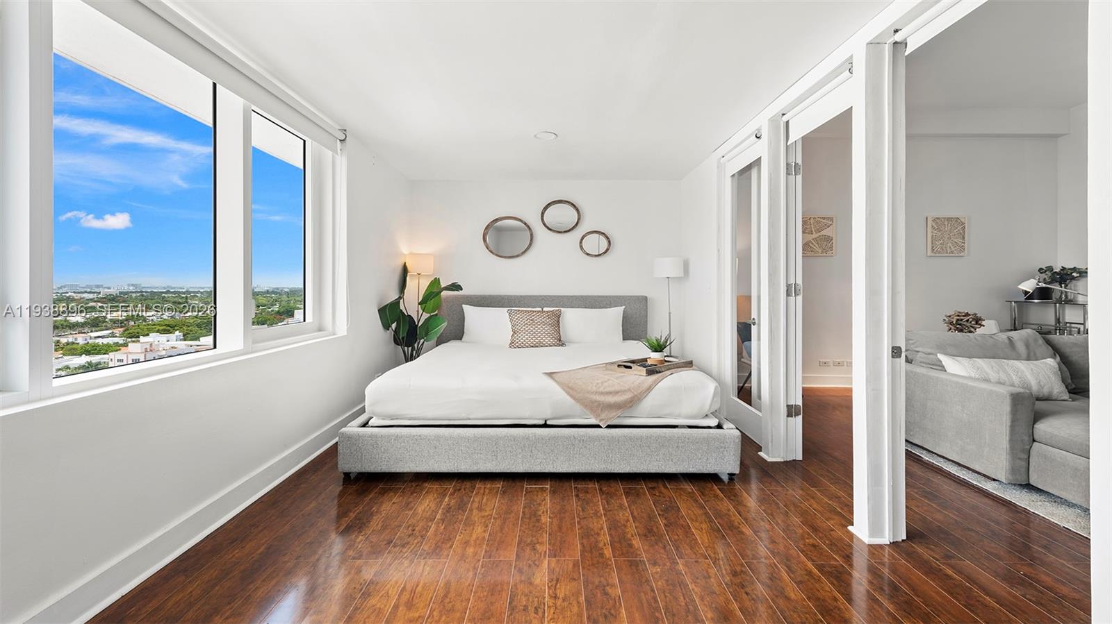 RONEY PALACE CONDO - Residential