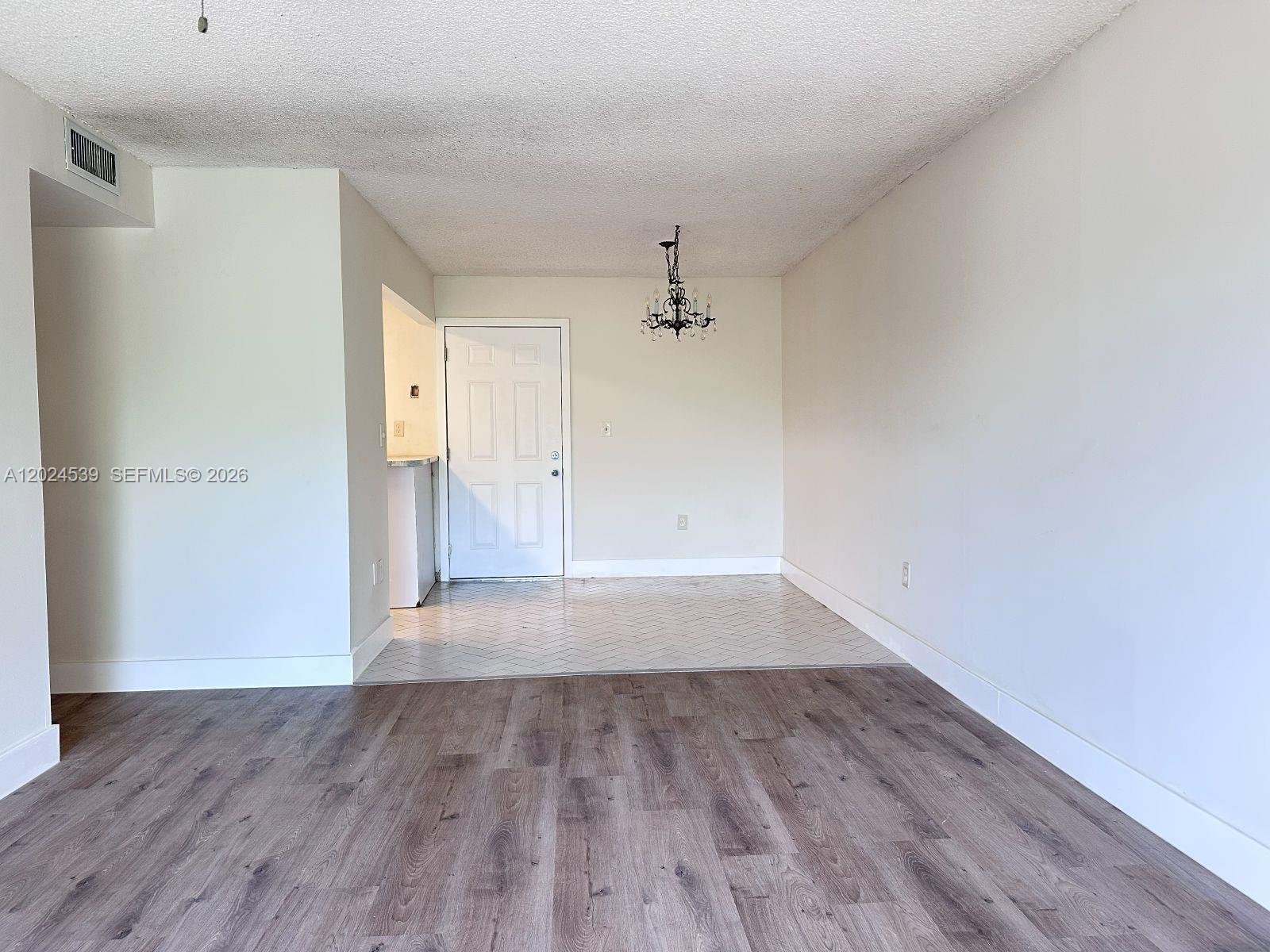 365 NE 125th St 306