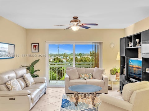 Photo of 4400 Hillcrest Dr #603B, Hollywood, FL 33021 (MLS # A12093119)