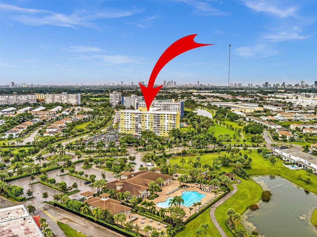 Photo of 4400 Hillcrest Dr #603B, Hollywood, FL 33021 (MLS # A12093119)