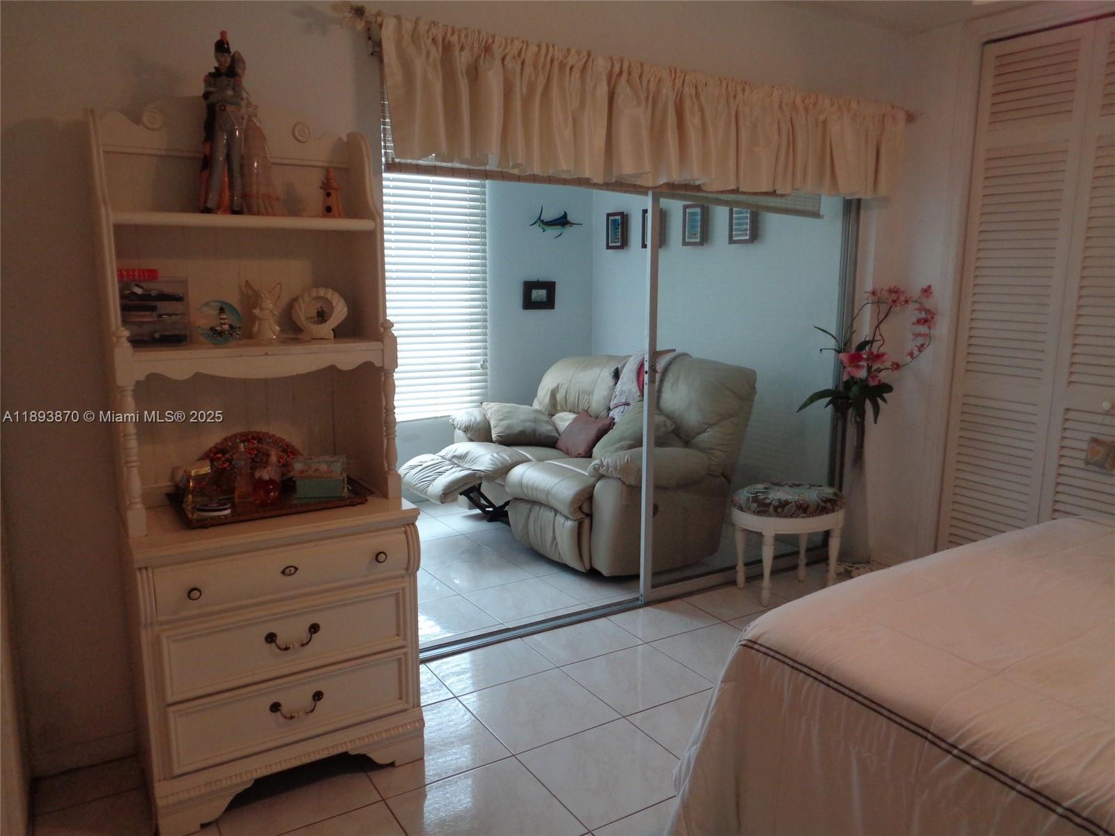 AMBASSADOR NORTH CO-OP - Residential