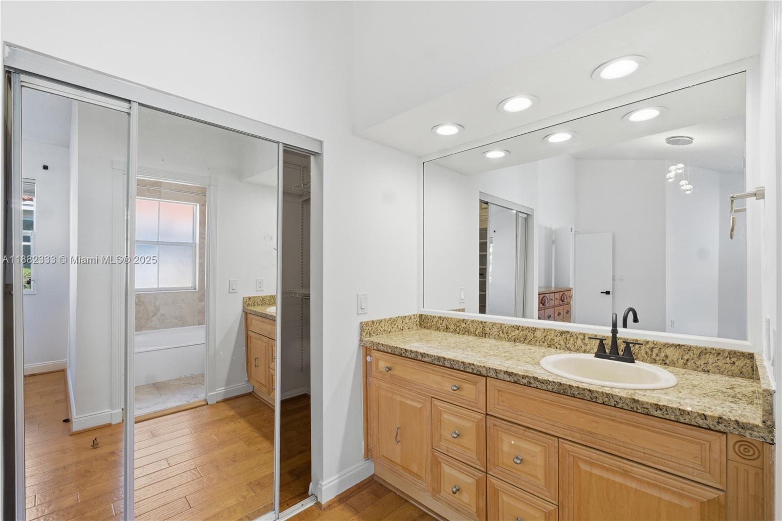 EMERALD POINTE - Residential