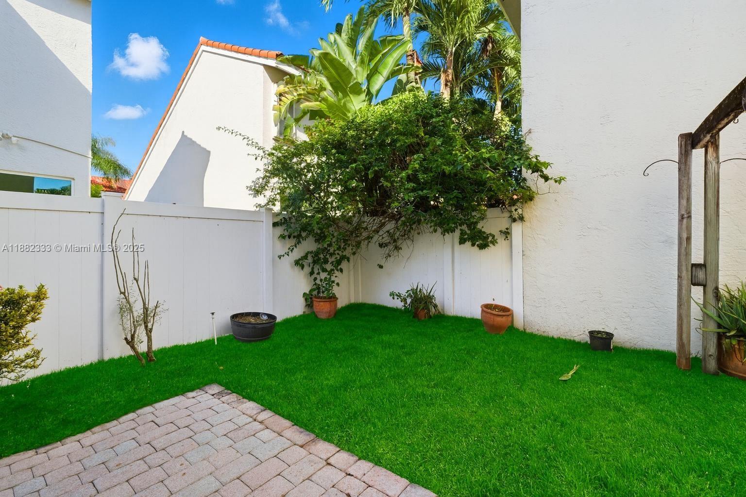 EMERALD POINTE - Residential
