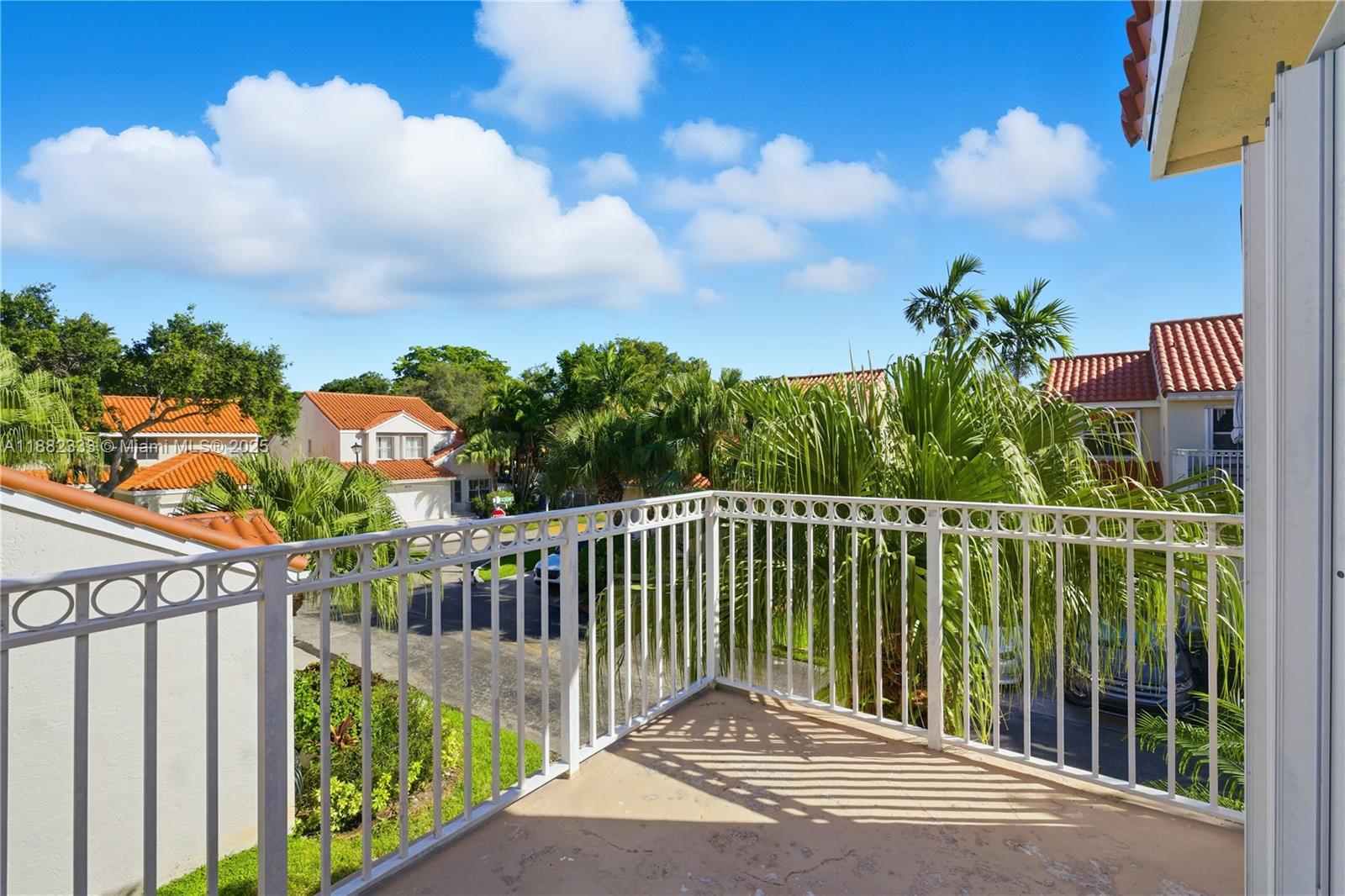 EMERALD POINTE - Residential