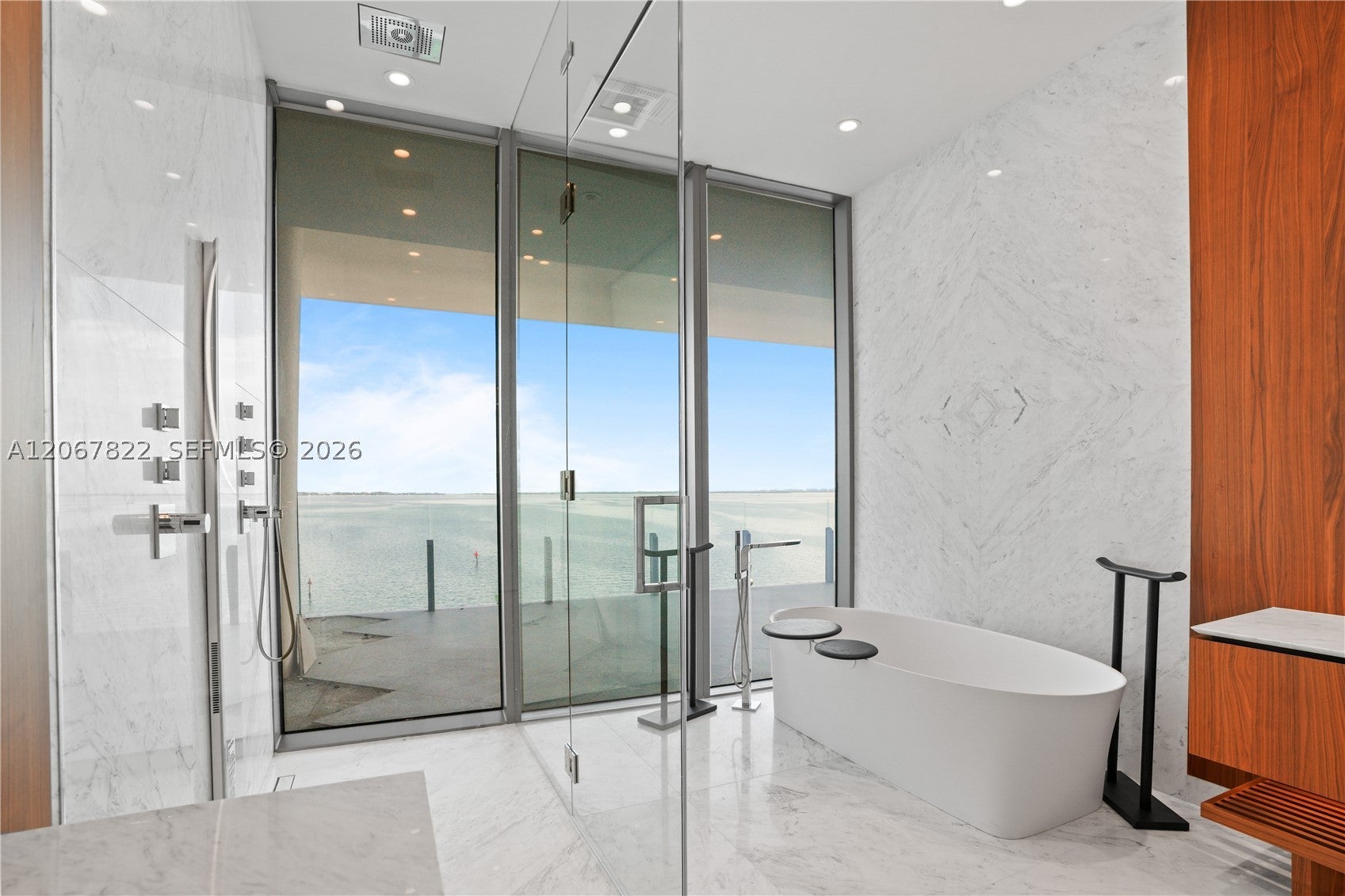 5 GROVE ISLE DR M502