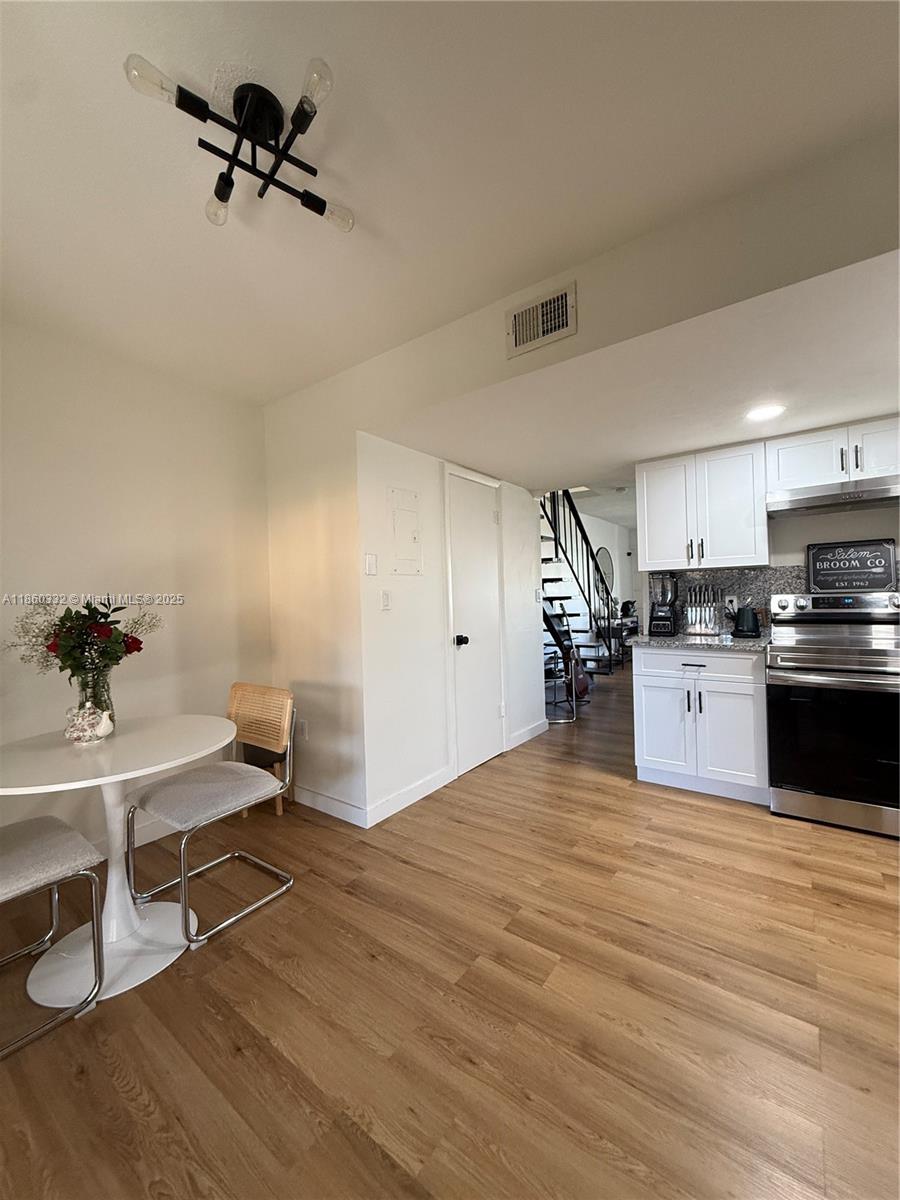 RAINBOW TOWNHOME CONDO - Residential