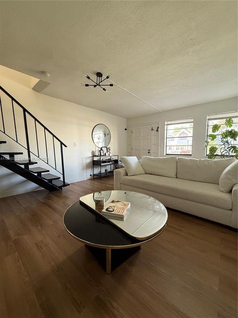 5866 W 18th Ave 302-3 Hialeah FL 33012