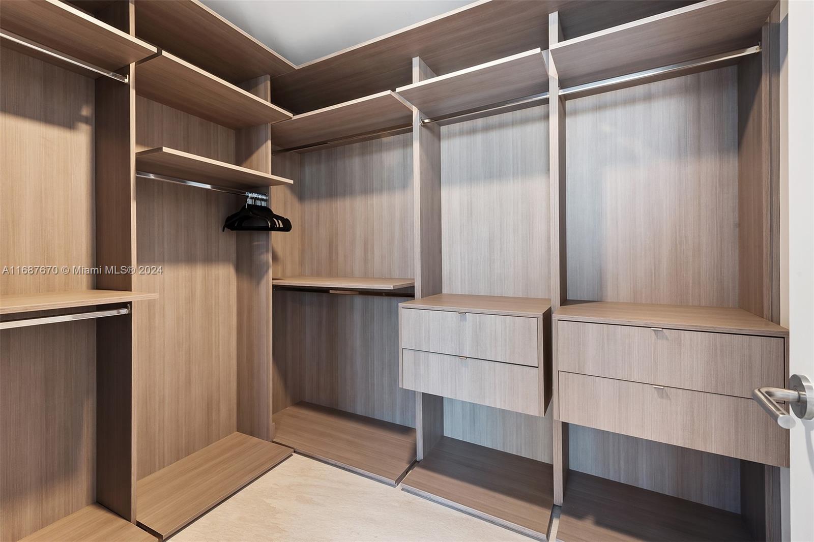 PARAMOUNT MIAMI WORLDCENT - Residential