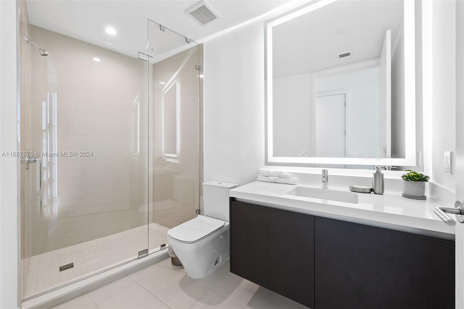 PARAMOUNT MIAMI WORLDCENT - Residential