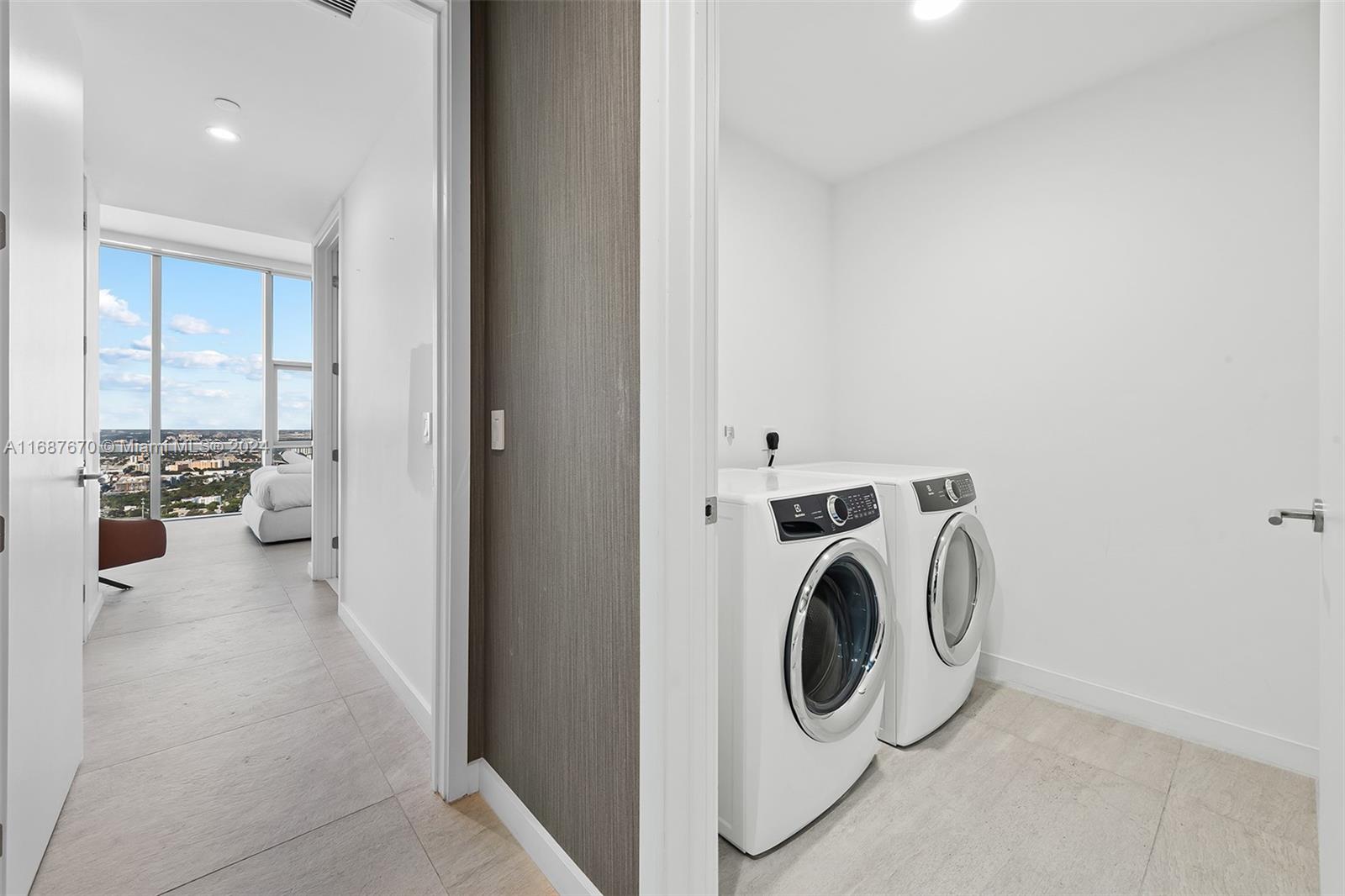 PARAMOUNT MIAMI WORLDCENT - Residential