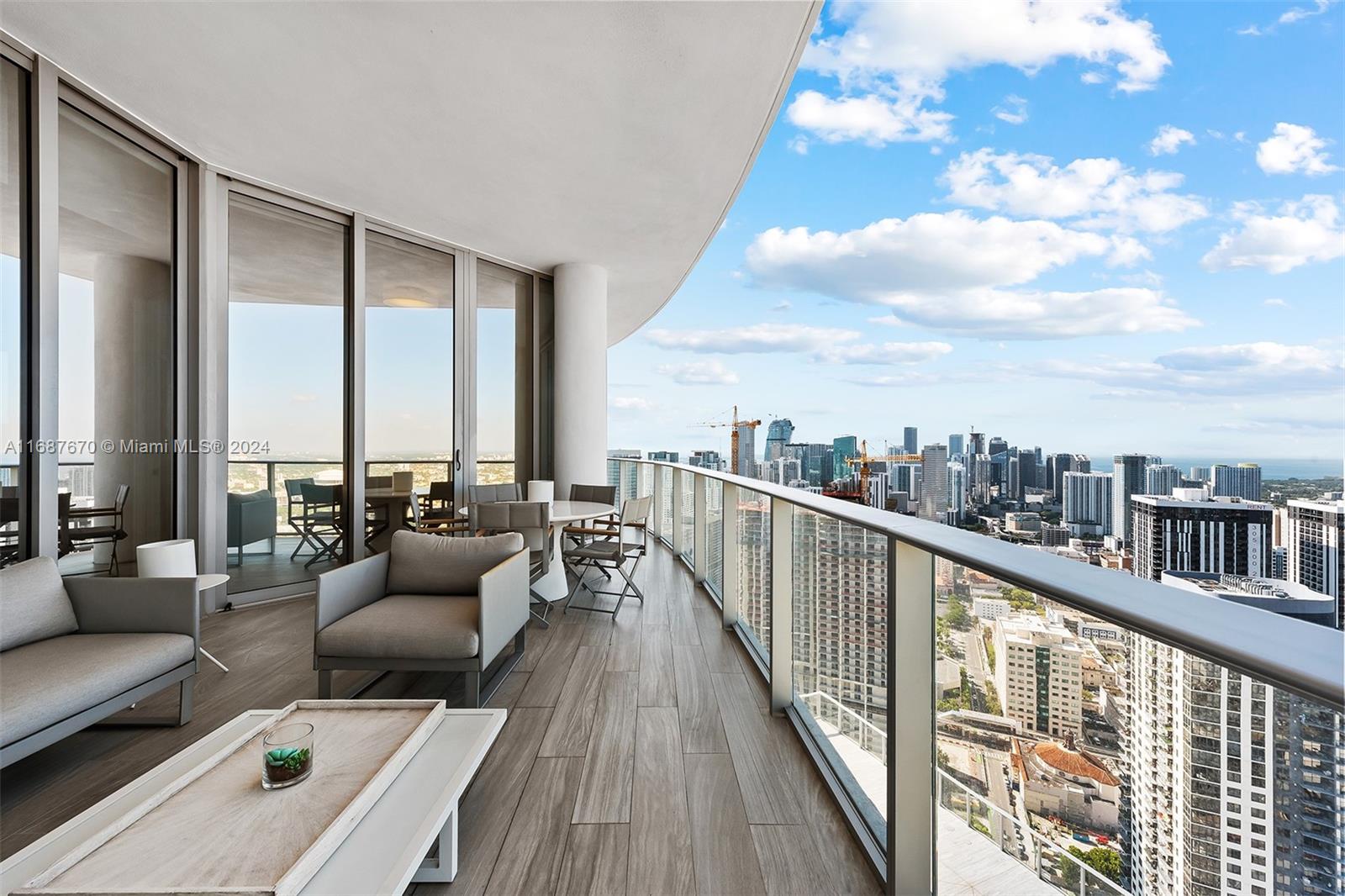PARAMOUNT MIAMI WORLDCENT - Residential