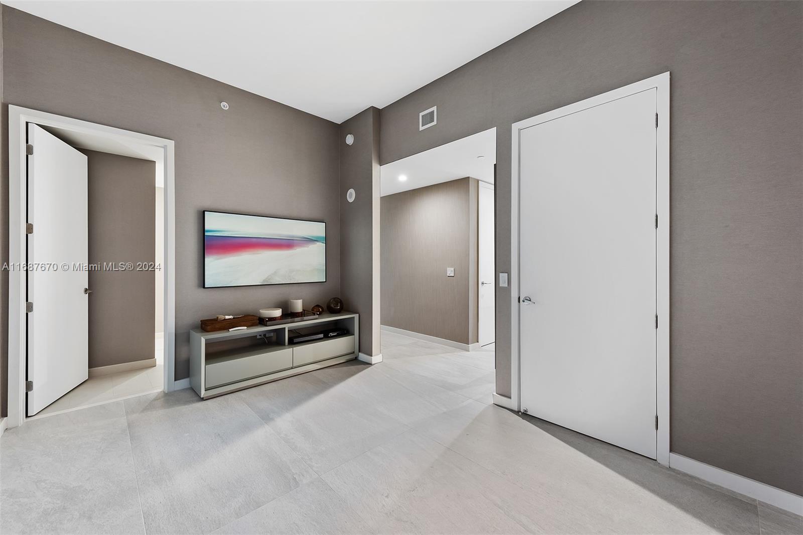 PARAMOUNT MIAMI WORLDCENT - Residential