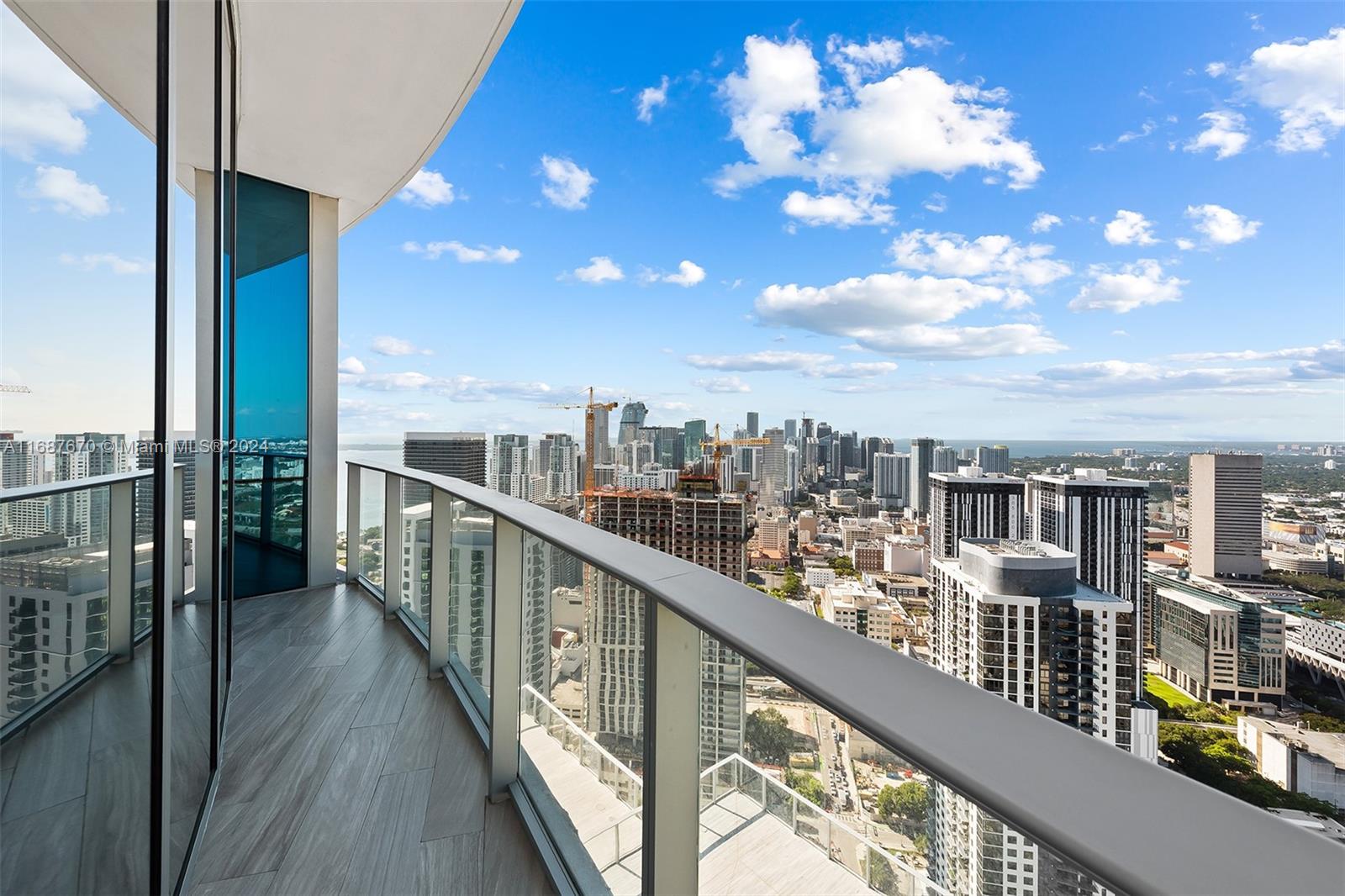 PARAMOUNT MIAMI WORLDCENT - Residential